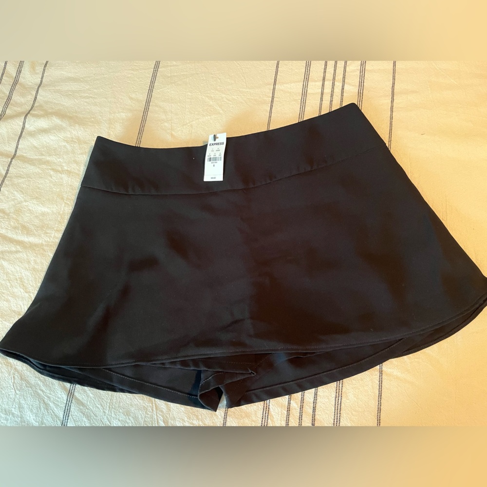 Express Elegant Black Women's Skorts